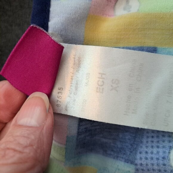 Disney Scrub Uniform Top Womens XS Kermit the Frog V-Neck Go Green Medical Shirt - Picture 4 of 7